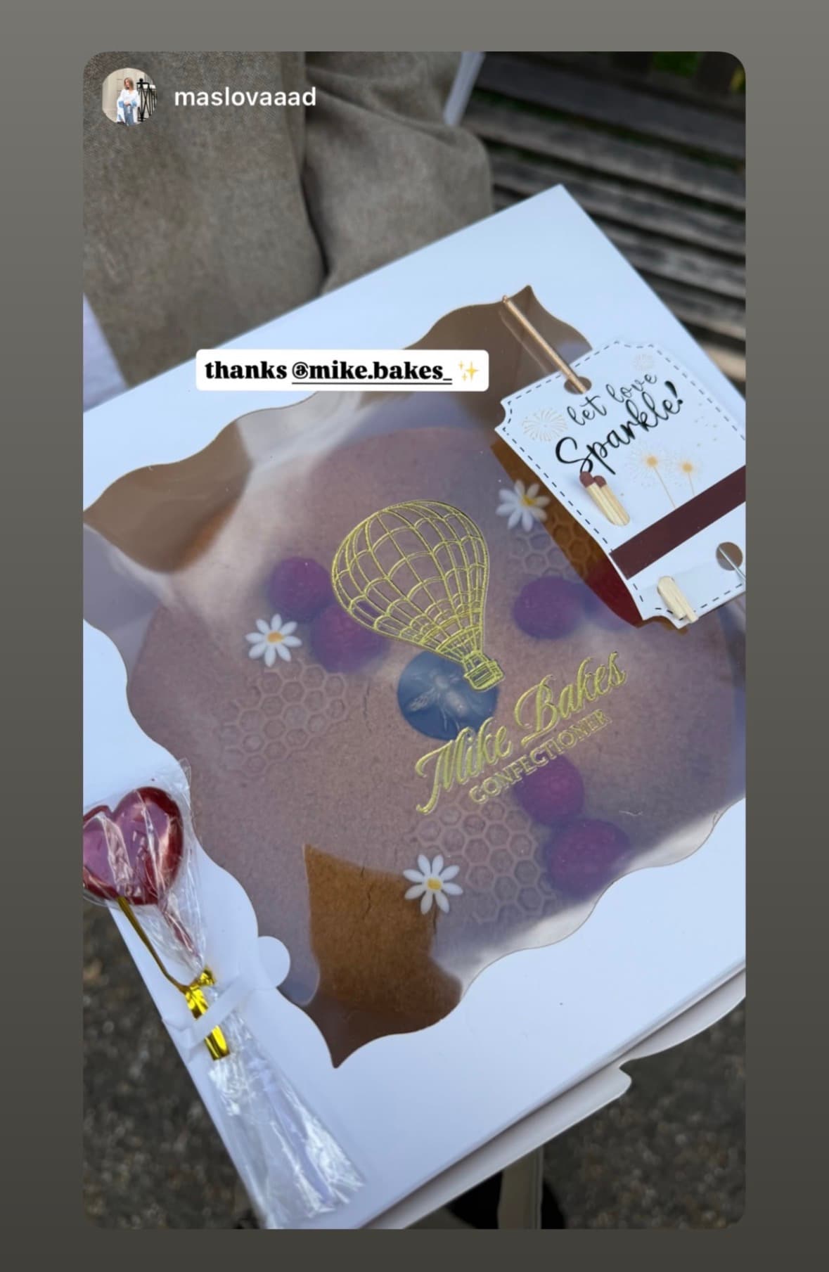 A customer message about Honey Cake